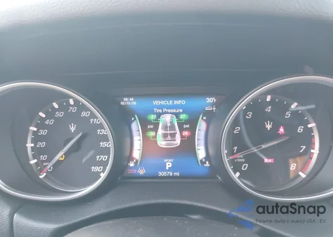 2017 Maserati Levante z USA, uszkodzony, nr VIN ZN661XUA5HX243890